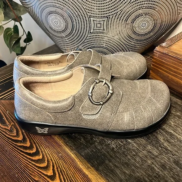 Alegria Silver Grey Buckle Shoes size 40 - Picture 4 of 10